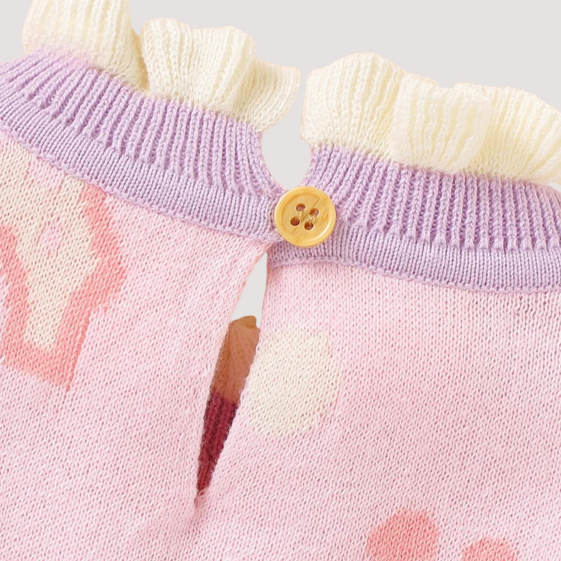 Soft knitted giraffe sweater - warm and playful baby sweater