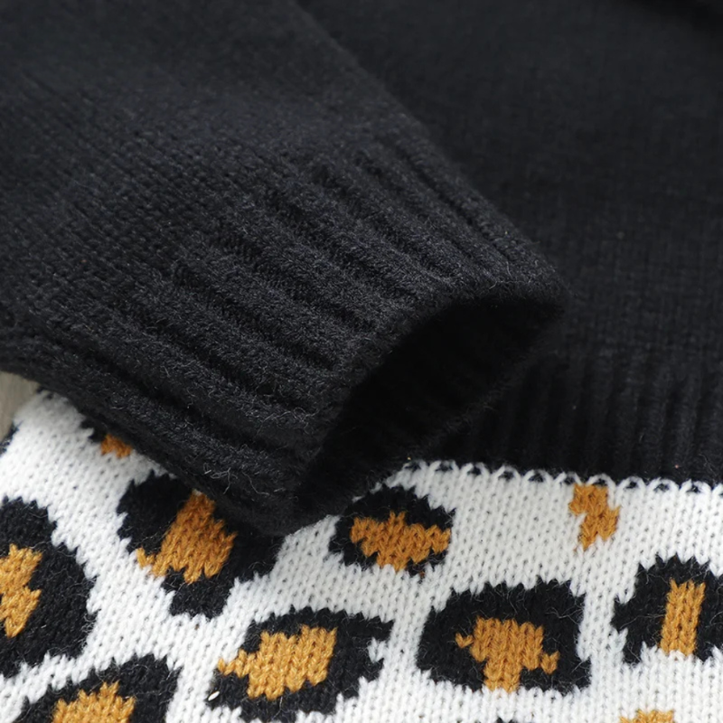 Warm knitted baby romper – classic bodysuit with ruffled collar for seasonal style and comfort