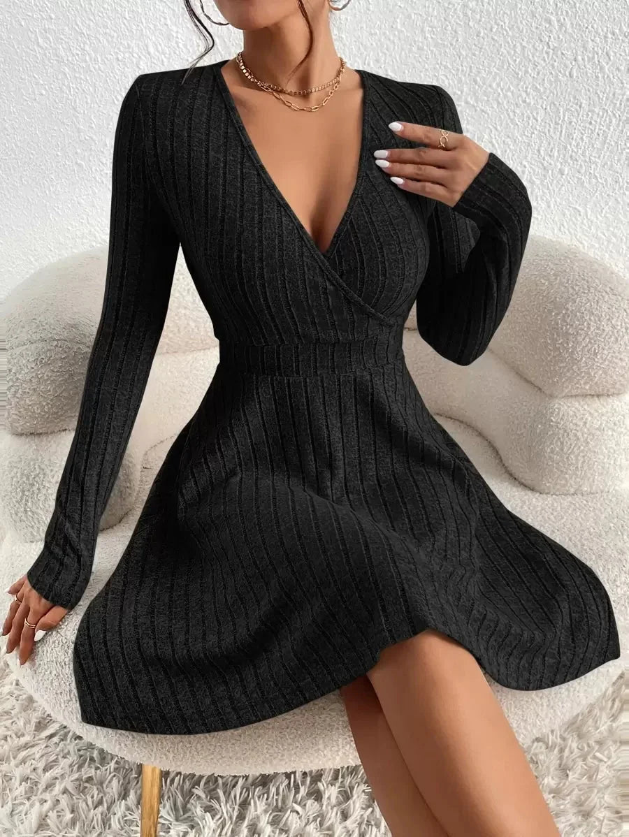 Caroline | V-Neck Ribbed Knit Mini Dress – Cozy Long Sleeve Skater Outfit for Casual & Evening Wear