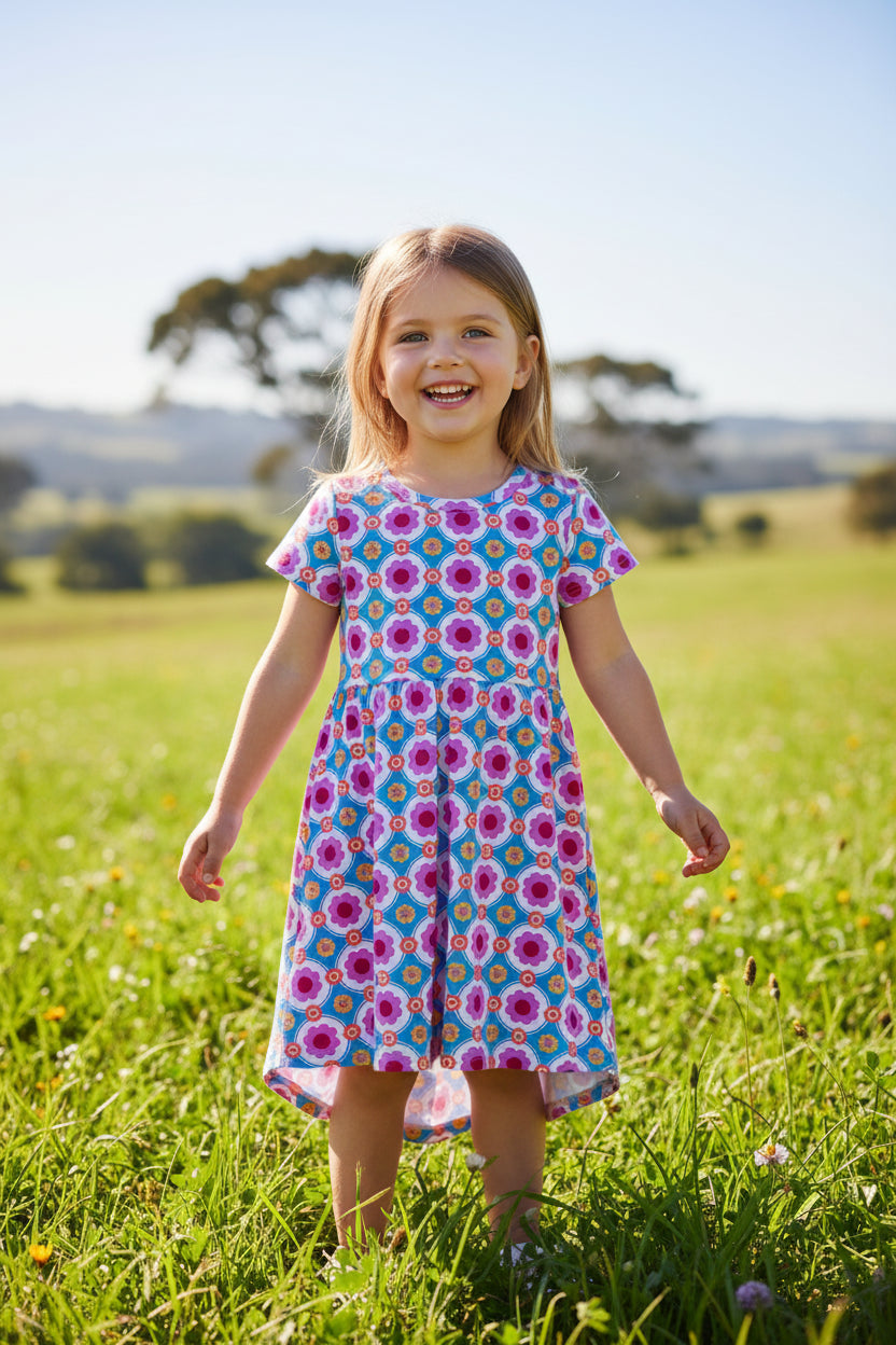Kids Vintage Style Dress – Retro-Inspired Cute Outfit for Girls