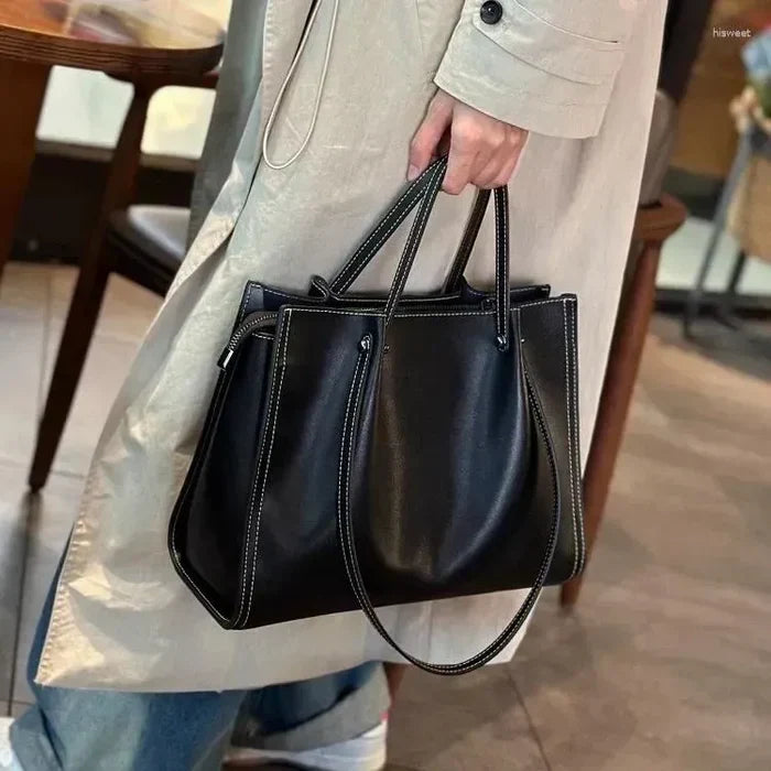 Women's Everyday Shoulder Handbag – Spacious Zip Closure Tote with Contrast Detailing