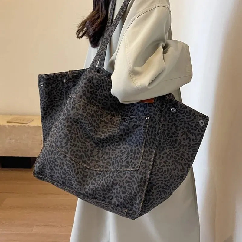 Women's Oversized Leopard Print Tote Bag - Stylish Multi-Purpose Tote