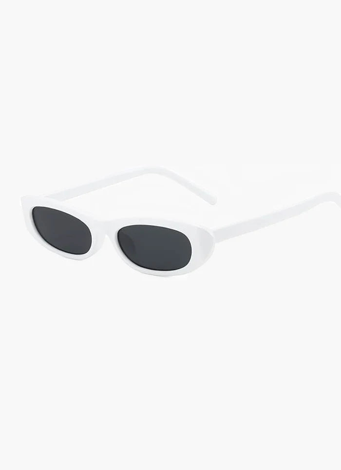 Women's Retro Slim Oval Sunglasses with Bold Frame Design - Designer-Inspired Eyewear